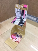 「SNSでバズり街道疾走中!! 神売れ少女マンガ四天王フェア」の仕掛け付き販売台。