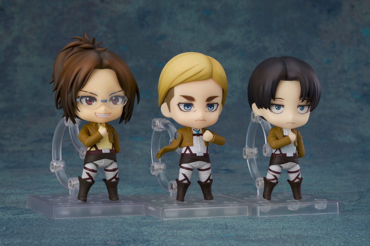 左から「ねんどろいど ハンジ・ゾエ」「ねんどろいど エルヴィン・スミス」「ねんどろいど リヴァイ」