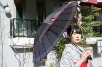 同田貫正国モデルの傘の使用イメージ。