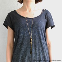 「JOJO ジッパーネックレス」使用イメージ。