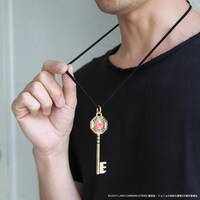 「JOJOキーネックレス」使用イメージ。