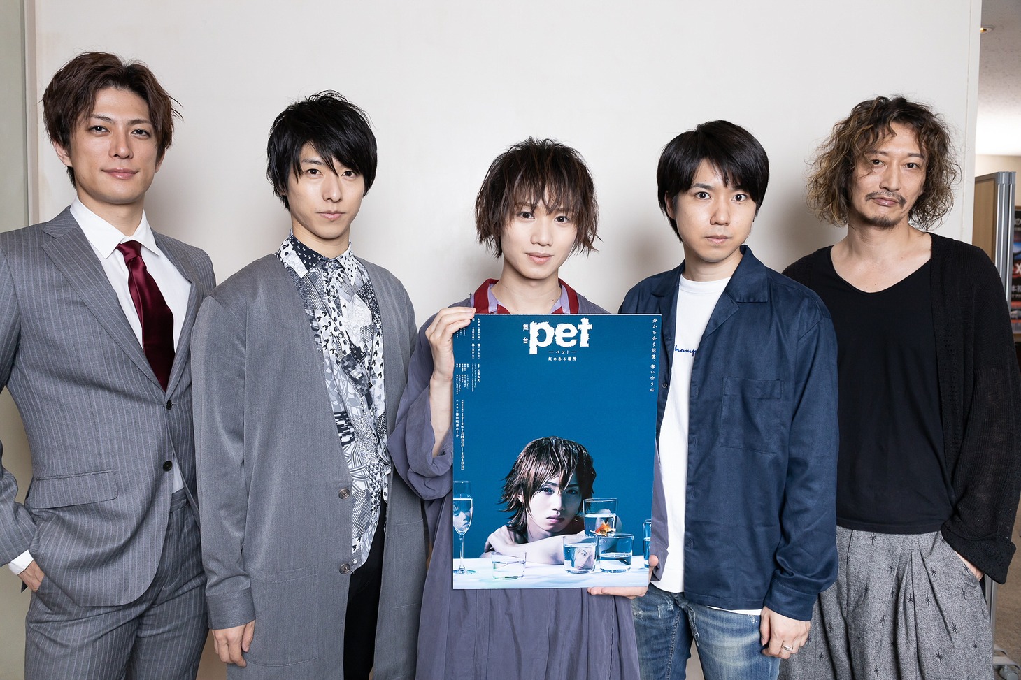 左から君沢ユウキ、谷佳樹、植田圭輔、桑野晃輔、萩野崇。