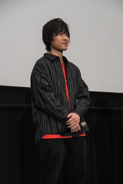 一条シン役の寺島惇太。