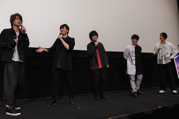 左から八代拓、畠中祐、寺島惇太、五十嵐雅、武内駿輔。