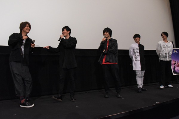 左から八代拓、畠中祐、寺島惇太、五十嵐雅、武内駿輔。