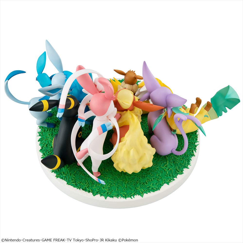 背面から撮影した「G.E.M.EXシリーズ ポケットモンスター イーブイフレンズ」。