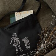 「どろろ」の2Wayショルダートートの使用イメージ。