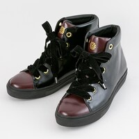 Valkyrieモデルのスニーカー。