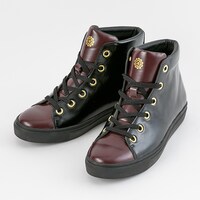 Valkyrieモデルのスニーカー。