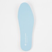 fineモデルのスニーカー。