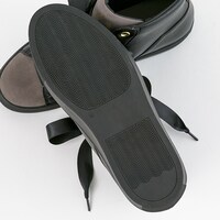 Edenモデルのスニーカー。