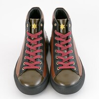 MaMモデルのスニーカー。