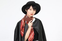 MaMモデルのスマートフォンケースの使用イメージ。