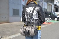 「立体機動ポーチ4wayバッグ進撃の巨人モデル グレーカラー」使用イメージ