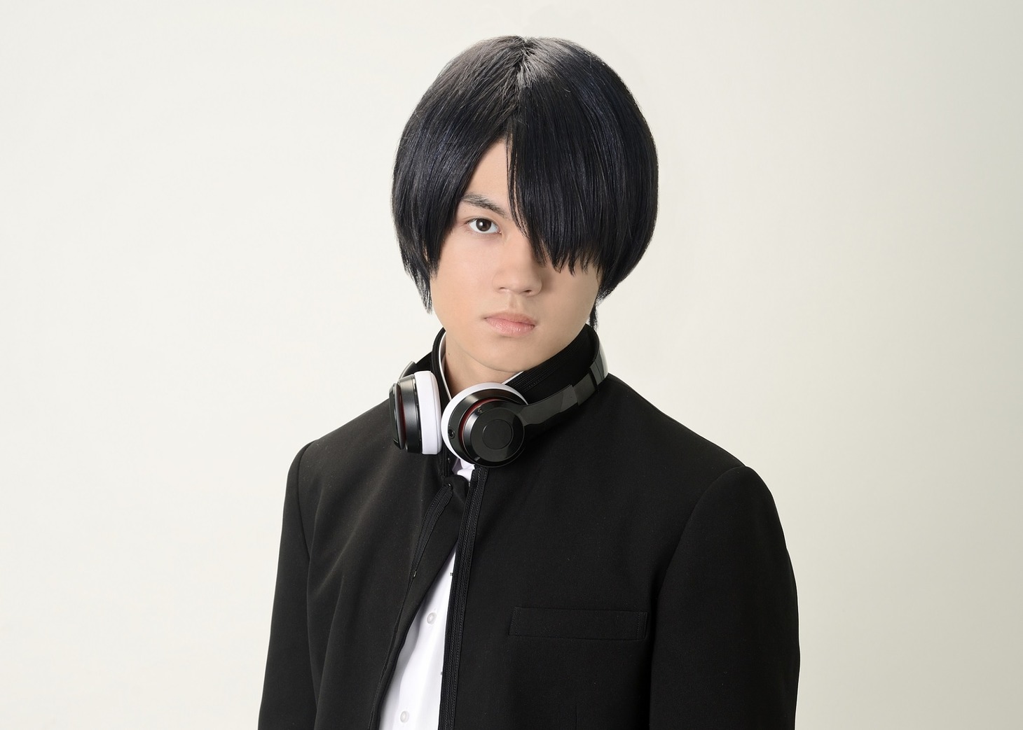 佐野勇斗扮する石上優。