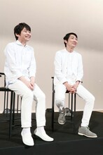 左から石田彰、石田明。