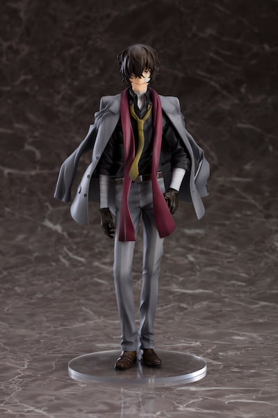 太宰治の1/8スケールフィギュア。