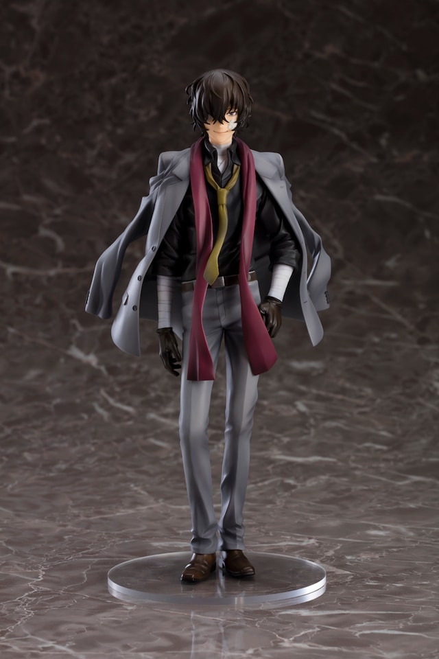 太宰治の1/8スケールフィギュア。