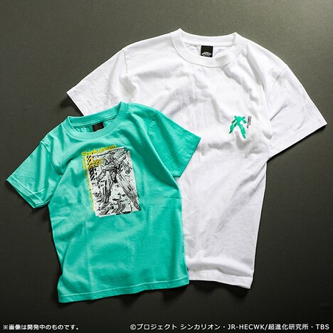 左からキッズ用Tシャツ、大人用Tシャツ。