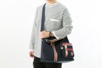 「CLANNAD」古河渚モデルのバッグ、使用イメージ。