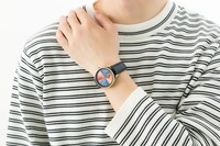 「CLANNAD」古河渚モデルの腕時計、着用イメージ。