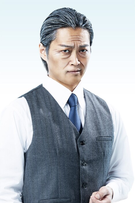 山崎雅志扮する教頭。