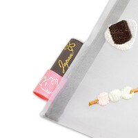 日本の刺繍メッシュポーチ。