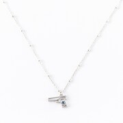 久慈悠モデルのネックレス。