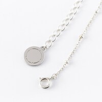 久慈悠モデルのネックレス。