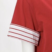 矢逆一稀モデルのトップス。