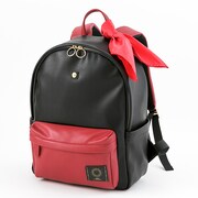 矢逆一稀モデルのバッグ。