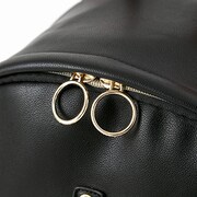 矢逆一稀モデルのバッグ。