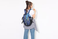 久慈悠モデルアイテムの着用イメージ。