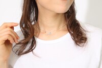 久慈悠モデルアイテムの着用イメージ。