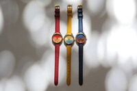 左から矢逆一稀モデル、陣内燕太モデル、久慈悠モデルの腕時計。