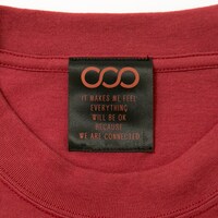 矢逆一稀モデルのトップス。