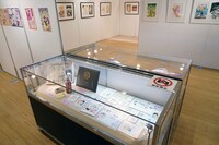 弓月光の愛用物などが並ぶコーナー。