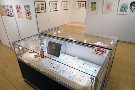 弓月光の愛用物などが並ぶコーナー。