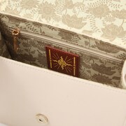 孫悟空モデルのバッグ。