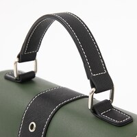 猪八戒モデルのバッグ。