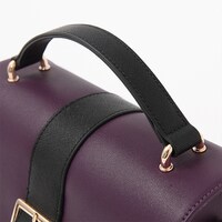 玄奘三蔵モデルのバッグ。