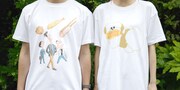 左から「あげものブルース（表紙絵） Tシャツ」、「あげものブルース（モコゾウ） Tシャツ」。