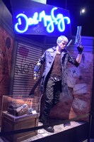 「メインパビリオン」より、「デビルメイクライ5」の展示。(c)CAPCOM CO.,LTD. 2019 ALL RIGHTS RESERVED.