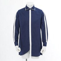 ユージオモデルのシャツ（正面）。