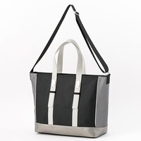 キリトモデルのバッグ。