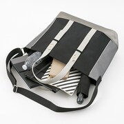 キリトモデルのバッグ。