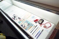 「百と卍」の展示。