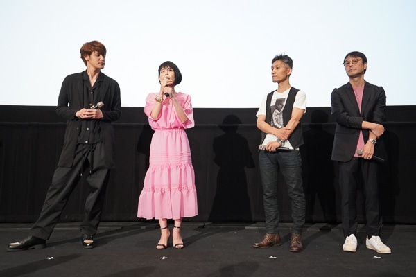 左から宮野真守、沢城みゆき、小池健、浄園祐。