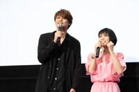 左から宮野真守、沢城みゆき。