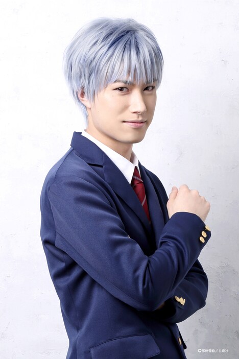 影山達也扮する手塚忍。